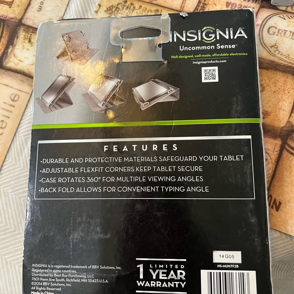 Insignia tablet case - Picture 2 of 2